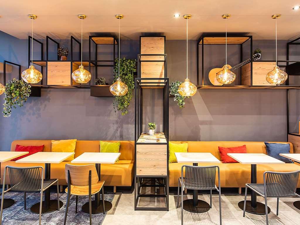Hotel Ibis Braganca Restoran gambar